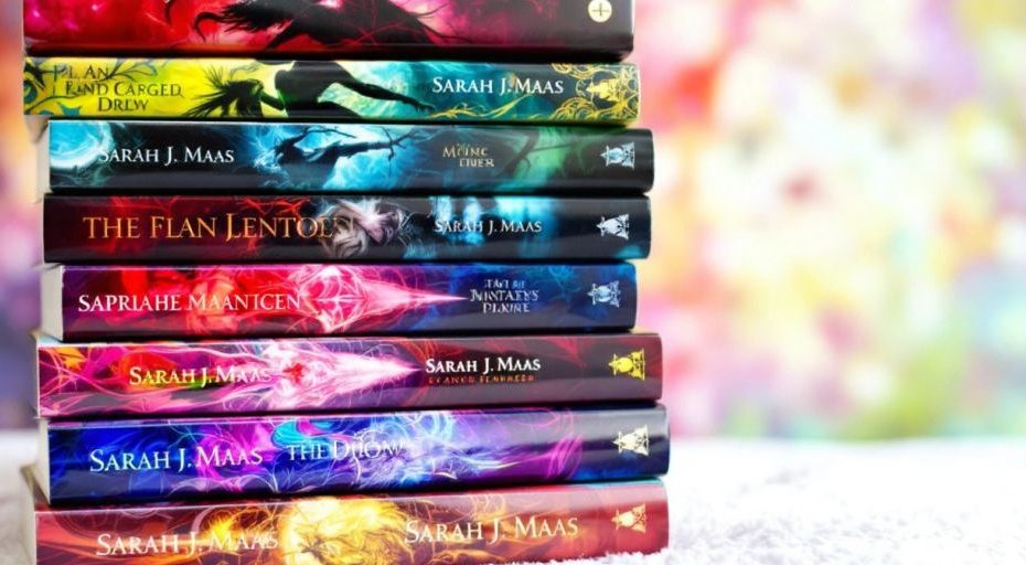 Capa dos livros de Sarah J. Maas em destaque